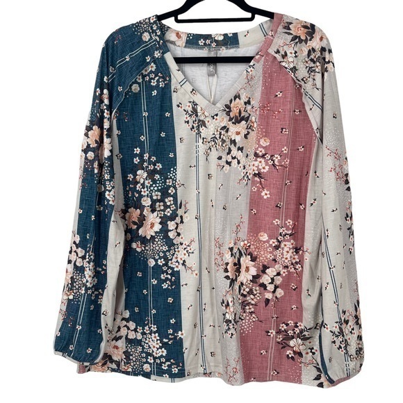 NWT Large Blouse Patchwork Pattern NoraCora Women's Top Floral - Picture 1 of 5
